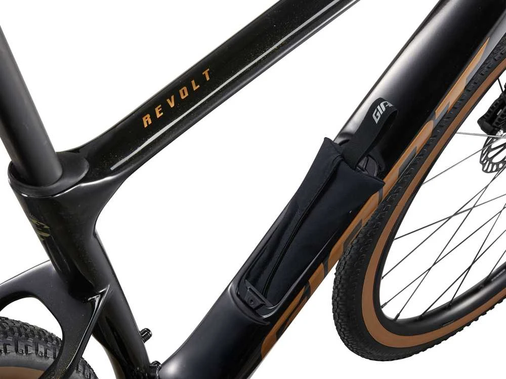Žvyro dviratis Giant Revolt Advanced 3 Panther M (2025 m.)