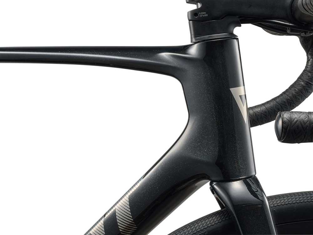None Plento dviratis Giant Defy Advanced 2 Abyss Juodas (2026)