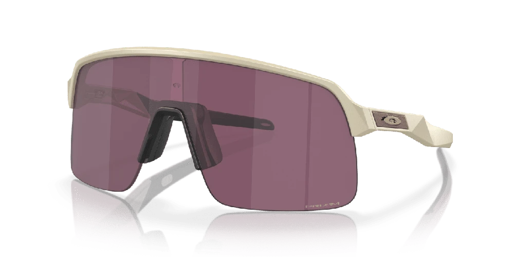 Sportinės saulės akiniai Oakley Sutro Lite Matte Sand su Prizm Road Juodas lęšiais