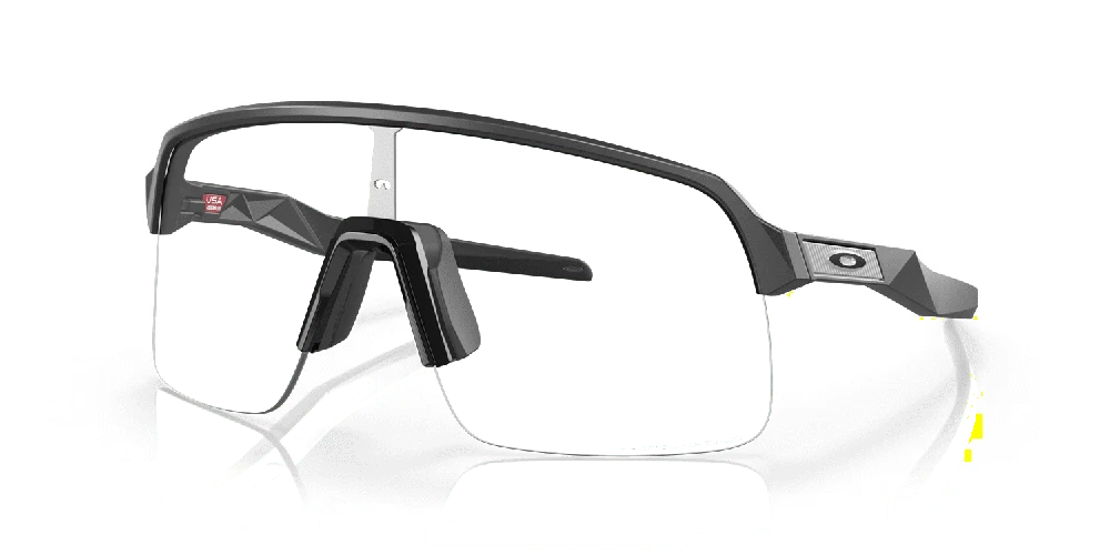 OAKLEY Sutro Lite Matte Carbon/Clear To Juodas Iridium Photochromic sportiniai saulės akiniai