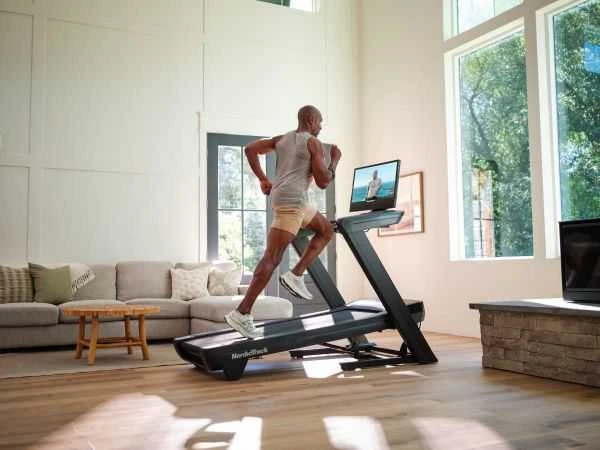 Bėgimo takelis NordicTrack Commercial 2450
