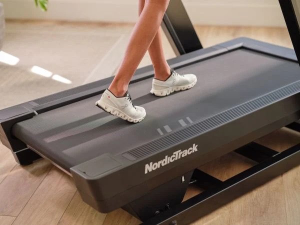 Bėgimo takelis NORDICTRACK X24 +DOVANA iFit virtualus treneris metams, vertė 229.99 € aprašymas - Prekės nuotrauka
