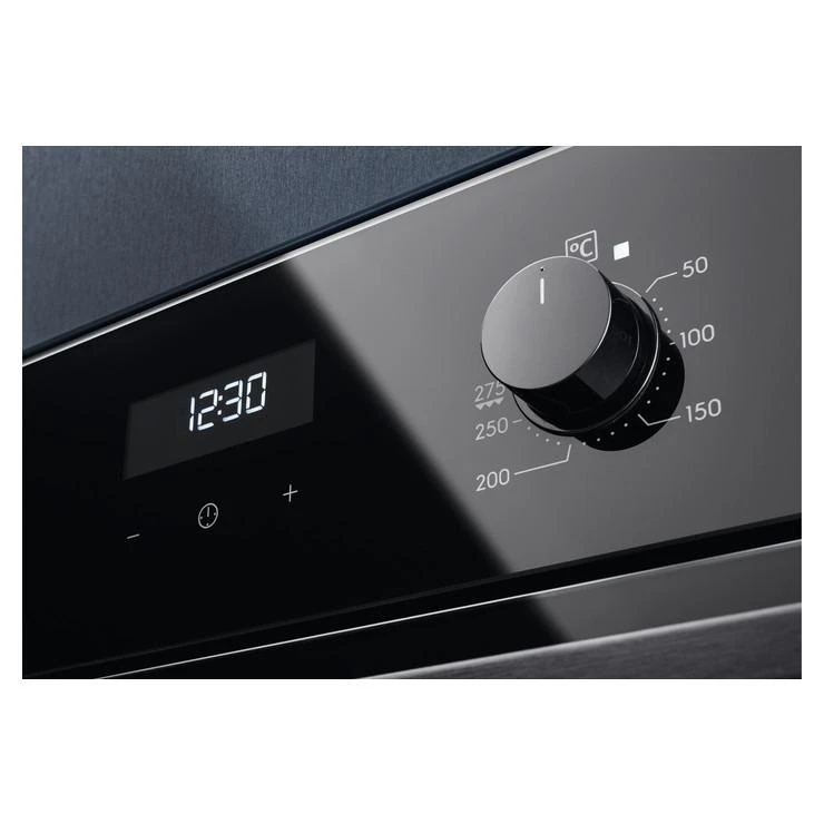 Montuojama orkaitė su katalitinėmis sienelėmis Electrolux EOE5C71Z