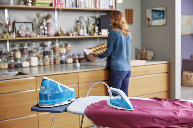„Philips PerfectCare Compact Plus“ garų generatorius lygintuvas GC7920/20 Maksimalus 6,5 baro siurblio slėgis Iki 430 g garų pripūtimas 1,5 l