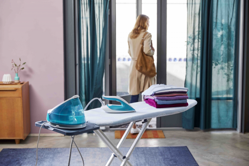 „Philips PerfectCare Compact Plus“ garų generatorius lygintuvas GC7920/20 Maksimalus 6,5 baro siurblio slėgis Iki 430 g garų pripūtimas 1,5 l