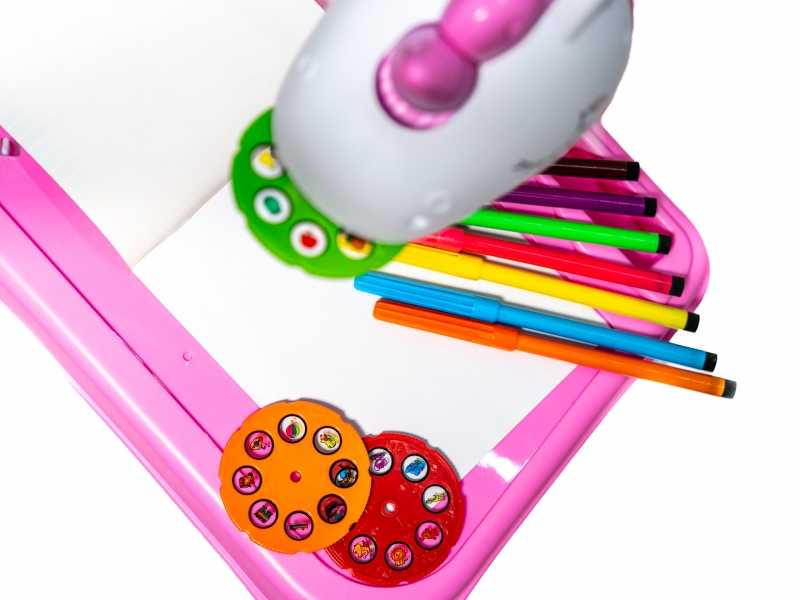 Madej PROJEKTORIUS DAŽYMAS PROJEKTINIS taburetės LENTA 2in1 VIENRAGIS