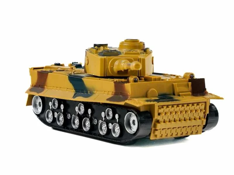 Madej Du nuotoliniu būdu valdomi R/C kovos tankai