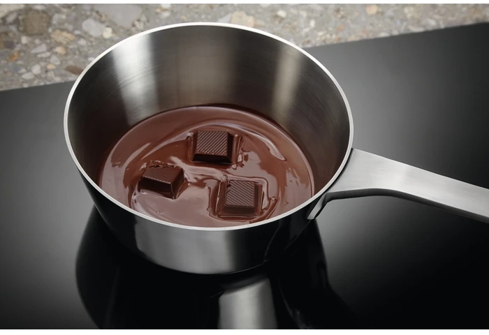 29 cm pločio Domino indukcinė kaitlentė Electrolux LIT30230C