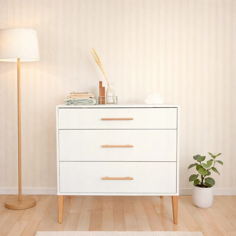 Atbmeble Vaikiškų baldų komplektas ILA: Lovytė 120x60 cm + Komoda su vystymo stalu (balta)