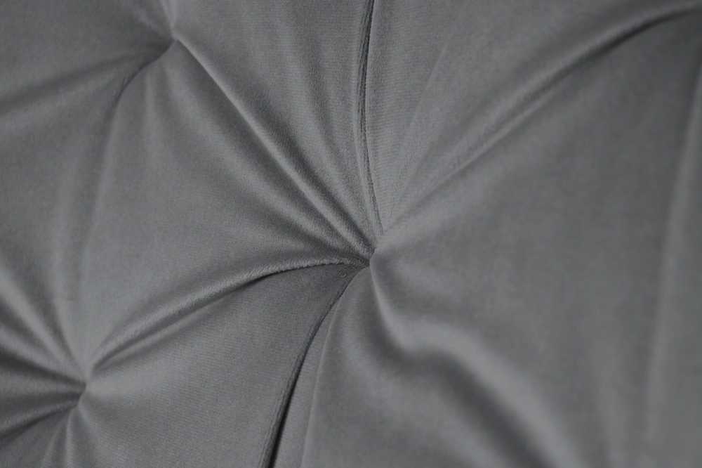 Exito Design Šiuolaikinė pilka "velvet" svetainės kėdė Loren
