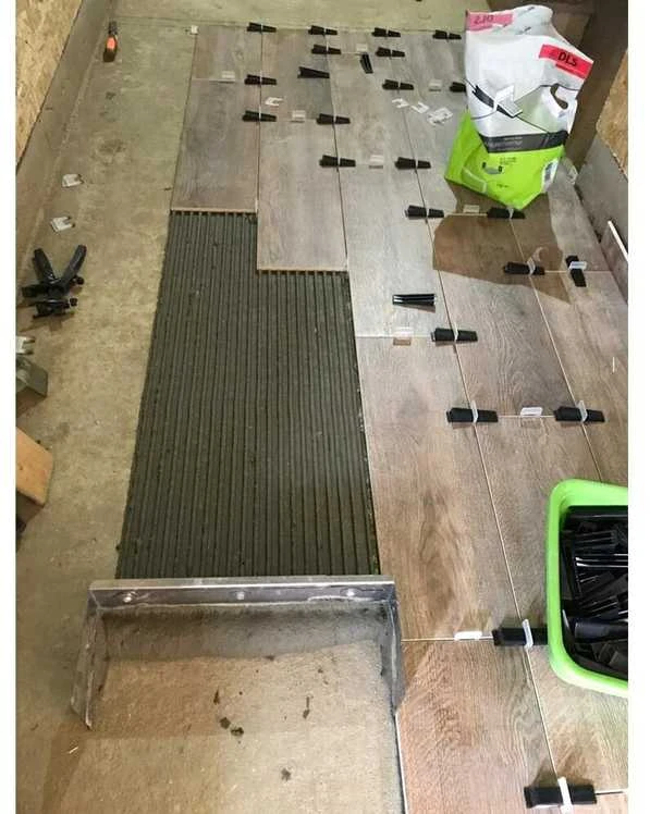 Klijų paskirstymo šukos 14x14mm dantukai iki 800mm pločio, Nova