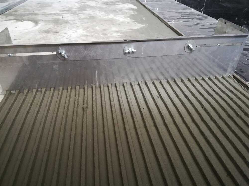 Klijų paskirstymo šukos Nova 10 ir 12mm dantukai iki 620mm pločio