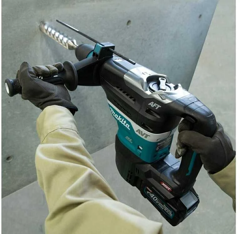 Makita HR005GM202 Perforatorius XGT, SDS-MAX, 8 J, 40mm; 7,4kg, bešepetėlinis variklis, AVT, AFT, AWS (su AWS lustu); XPT; 2X4,0Ah, greitasis kroviklis