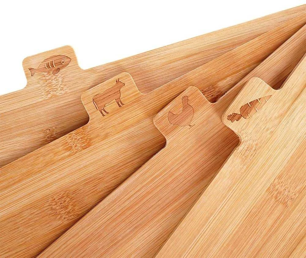 4 BAMBUKINIŲ PJOVIMO LENTELIŲ RINKINYS, SKIRTAS TEIKIMAS