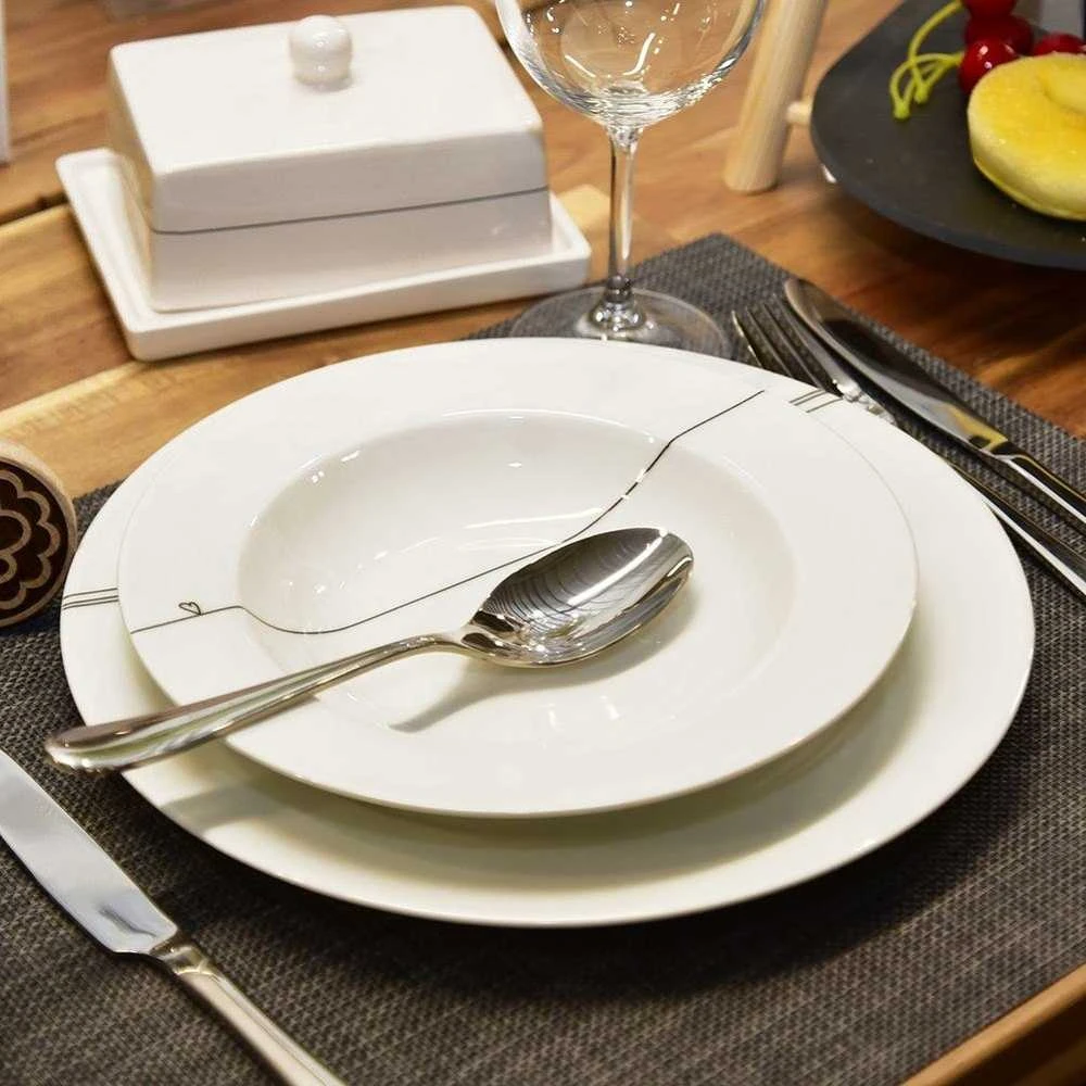 Baltos porcelianinės pietų lėkštė ŠIRDYS 27 cm