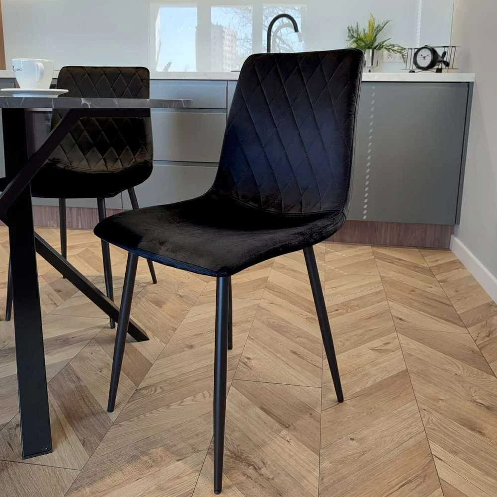Dexter Velvet juoda minkšta kėdė