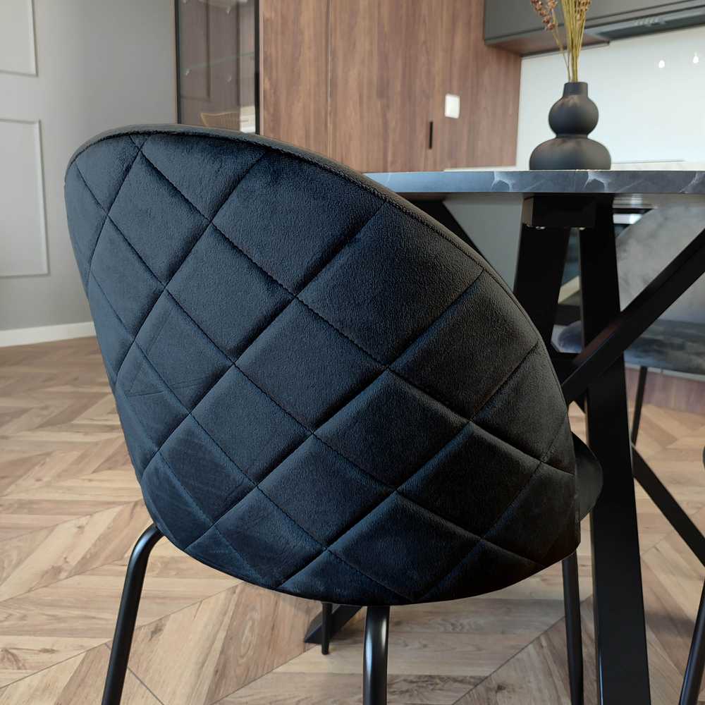 Fargo Velvet juodo aksomo kėdė