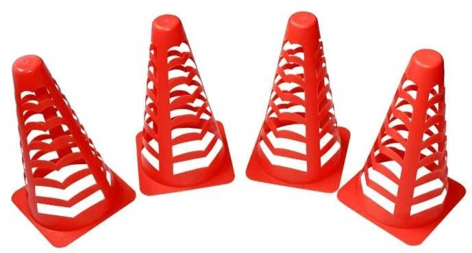 Futbolo kūgiai, skirti MASTER Training Exercises, 4 vnt., 22 cm