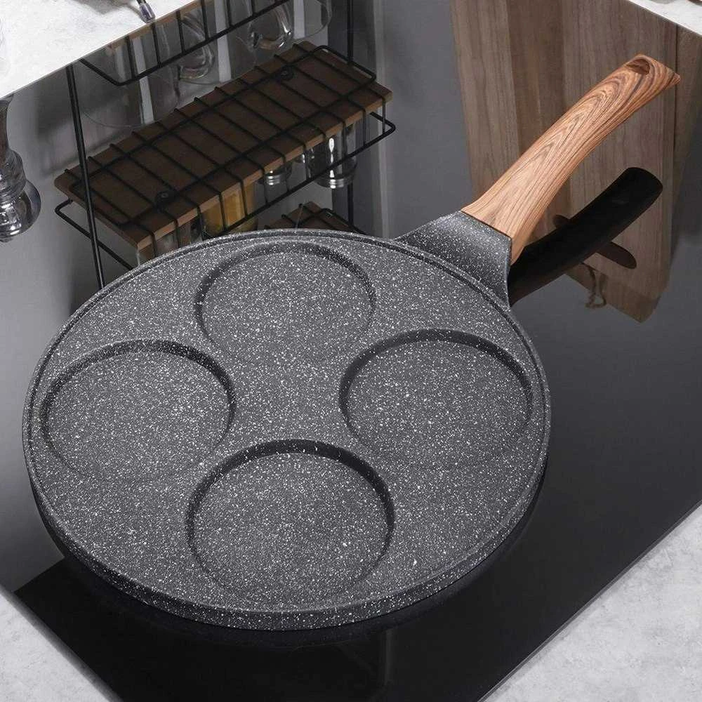 Granito kiaušinių keptuvė su 4 skylutėmis Juodas&WOOD 26 cm