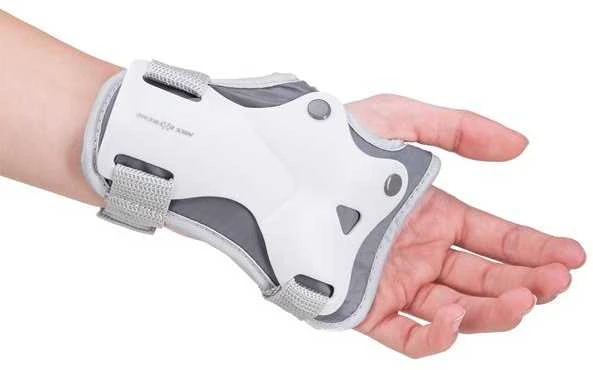 H704 PILKAS DYDIS. L NILS EXTREME PROTECTOR RINKINYS