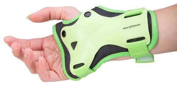 H704 ŽALIAS DYDIS. L NILS EXTREME PROTECTOR RINKINYS