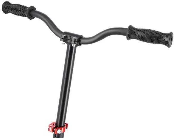 HC300 RAUDONAS MOTOROLERIS SU ĮSIurbiamais ratais NILS EXTREME