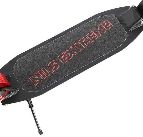 HC300 RAUDONAS MOTOROLERIS SU ĮSIurbiamais ratais NILS EXTREME