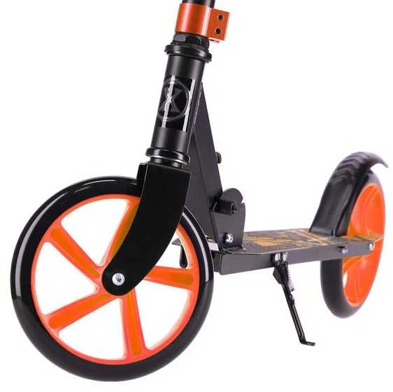 HM0106 ORANŽINĖ PAspirtukas NILS EXTREME