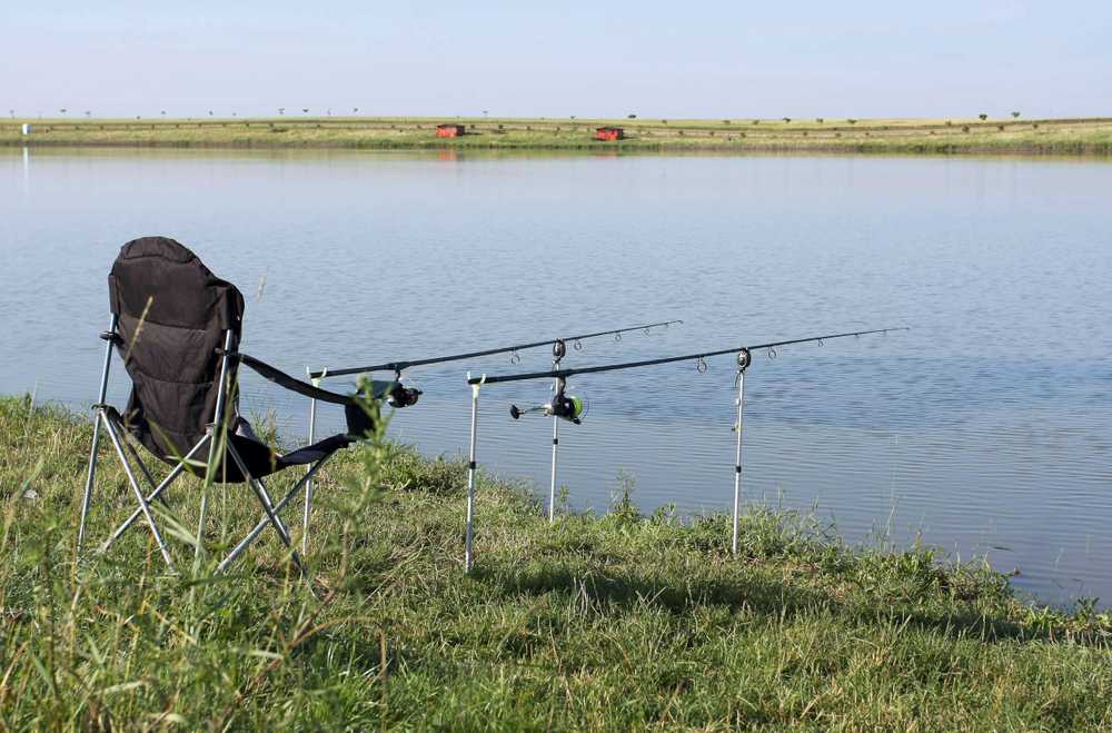 KASTOR sulankstoma žvejų kėdė, pilka