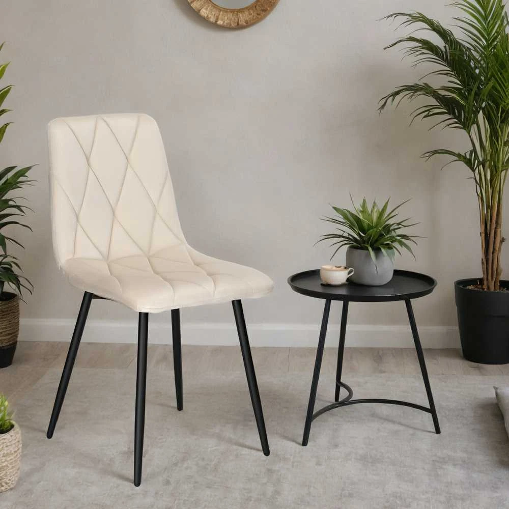 Madison Velvet smėlio spalvos minkšta aksominė kėdė