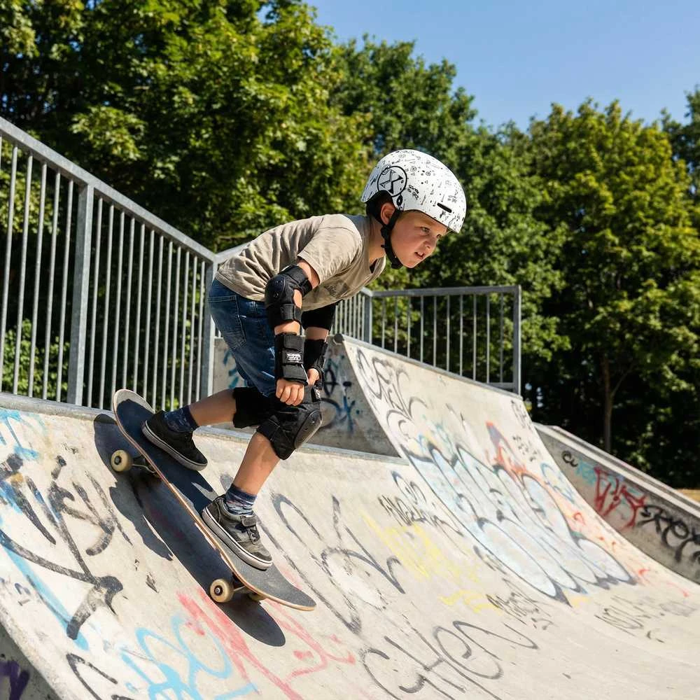 MT311 Baltas ŠALMAS L (58-61CM) NILS EXTREME