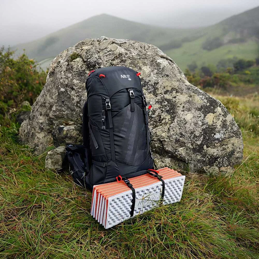 NC17103 SULANKSTAMAS TURISTINIS MIEGIMO KILIMAS SU ALIUMINIU PAPILDYMU + XPE 195 CM ORANŽINĖS NILS CAMP