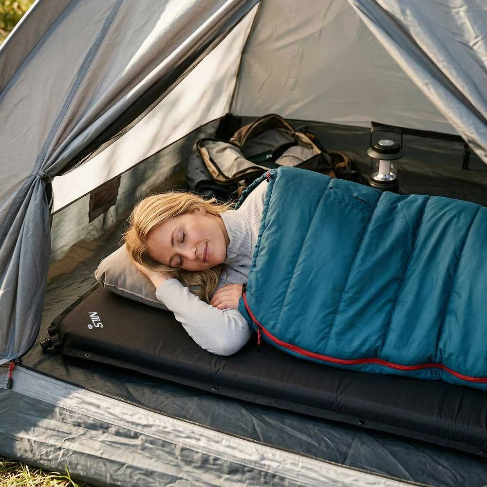 NC4050 Juodas SAVĘS PRIPUČIAMAS KILIMĖLIS NILS CAMP