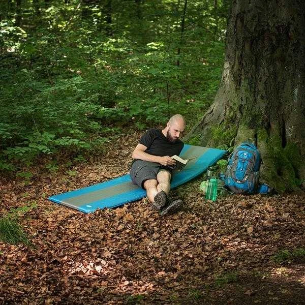 NC4340 MĖLYNAI PILKA IŠSIPUSIANTIS KILIMAS NILS STOVYKLĖ