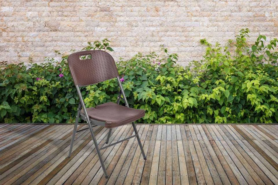RATTAN ruda maitinimo kėdutė