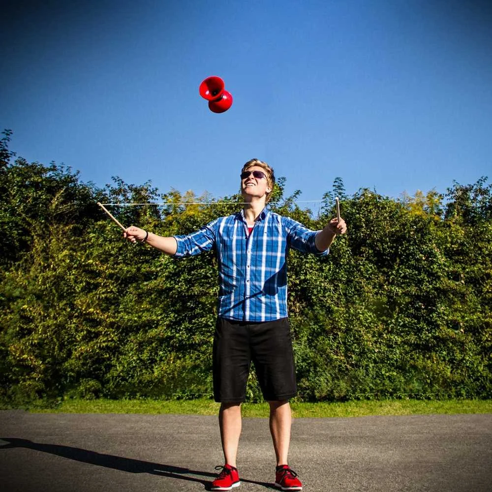 SCHILDKROT Diabolo Raudona žongliravimo rinkinys