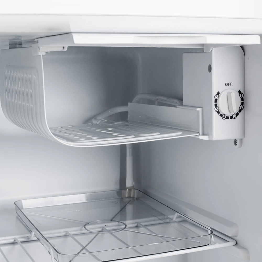 Adler Šaldytuvas | AD 8096 | Energijos vartojimo efektyvumo klasė E | Laisvai pastatomas | Sandėliukas | Aukštis 51 cm | Šaldytuvo grynoji talpa 45 l | 39 dB | Balta