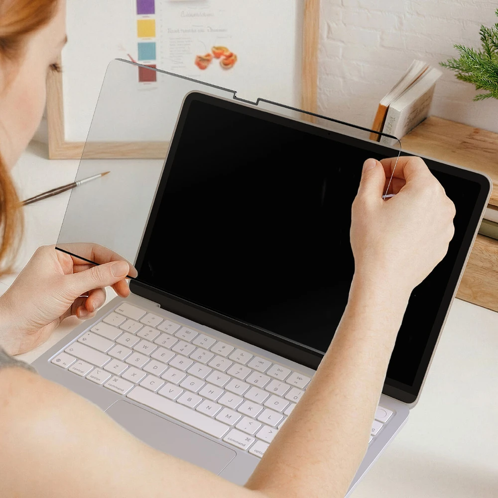 „AmazingThing Radix MagClear“ plėvelė, skirta 13 colių „MacBook Neo“