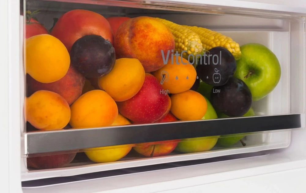 Amica BK3055.6 NFM(E) įmontuojamas šaldytuvas su „Total No Frost“ technologija, baltas, 244 l