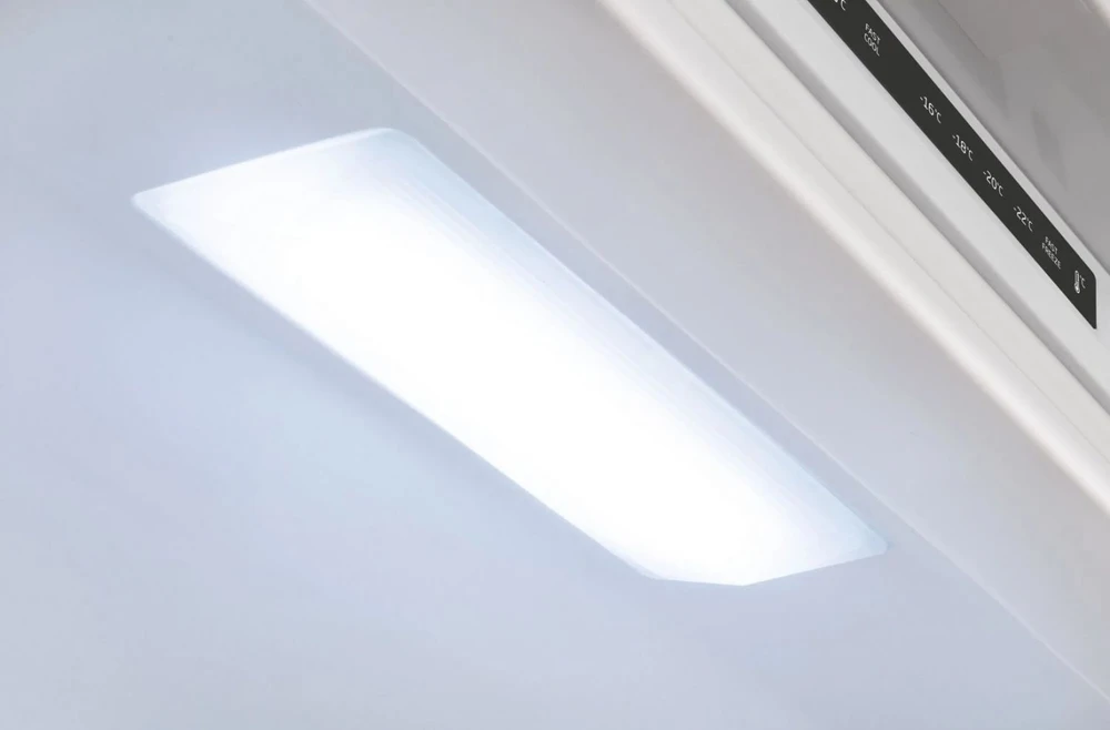 Amica BK3055.6 NFM(E) įmontuojamas šaldytuvas su „Total No Frost“ technologija, baltas, 244 l