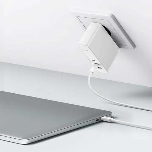 Baseus GaN5 Pro sieninis įkroviklis 2xUSB-C + USB, 140 W (balta)