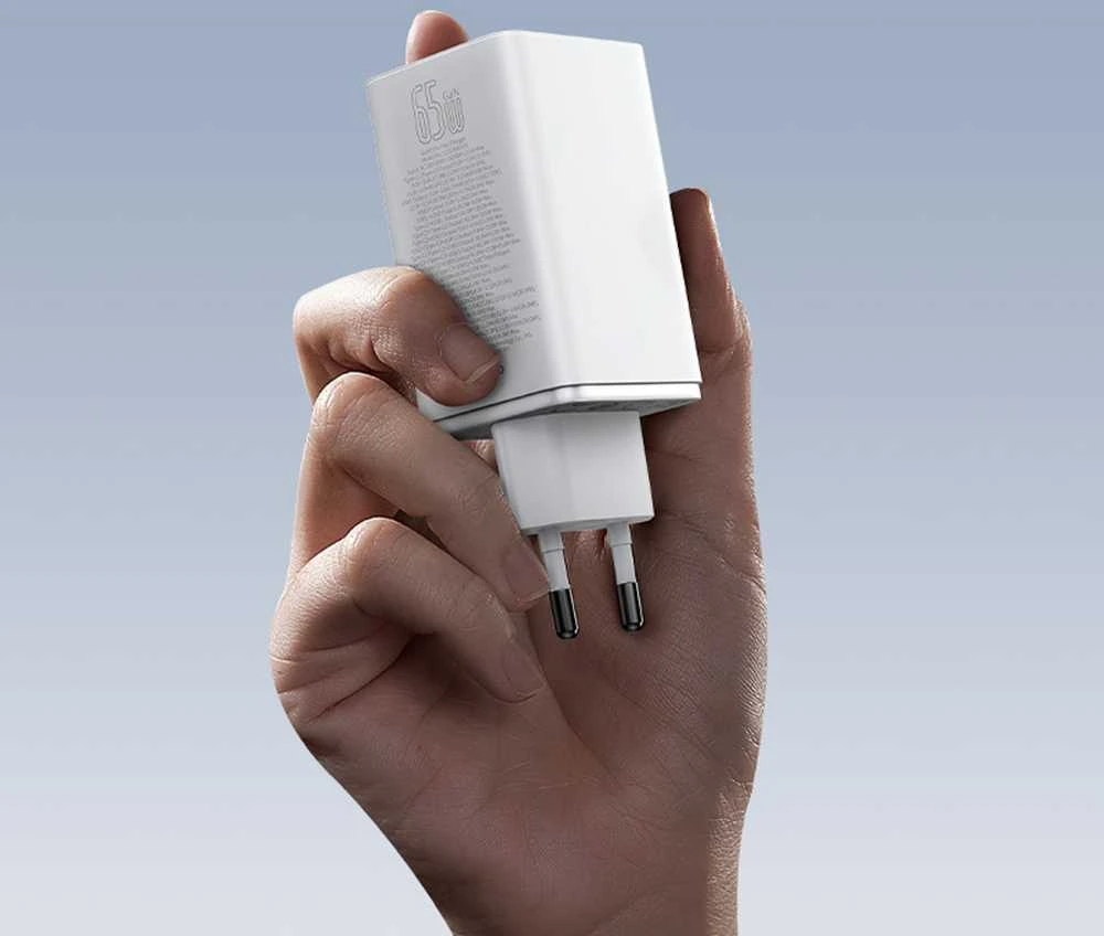 Baseus GAN6 Pro greitas įkroviklis, 2xUSB-C + 2xUSB, 65W (balta)