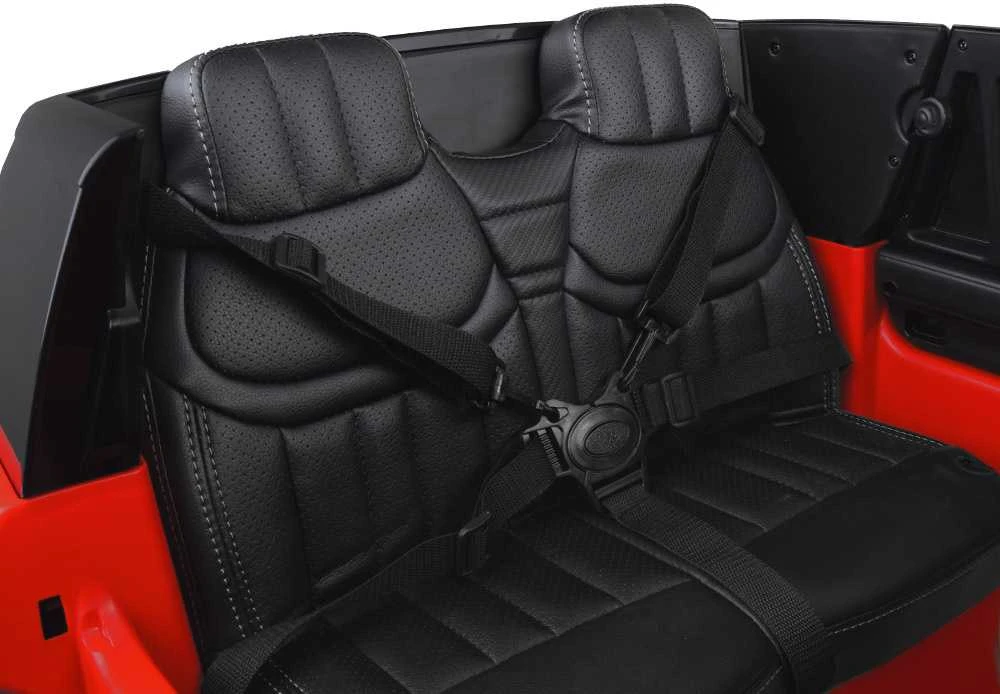 Jokomisiada Baterijos valdomas automobilis RANGE ROVER 4x4 su ekranu ir nuotolinio valdymo pulteliu PA0319