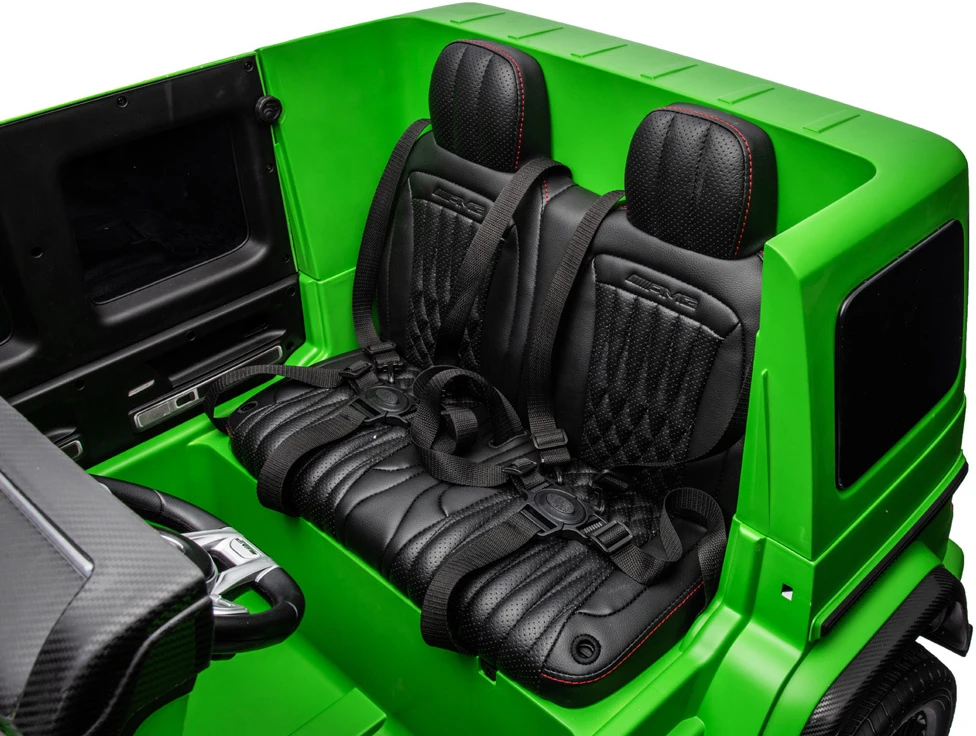 Jokomisiada Baterijomis varomas automobilis Mercedes G klasės 63 AMG 4x4 Panelinis radijas 2 asmenims PA0309