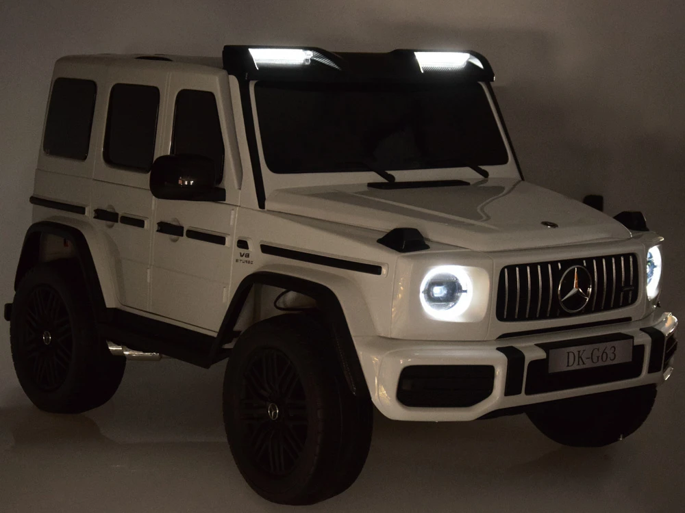 Jokomisiada Baterijomis varomas automobilis Mercedes G klasės 63 AMG 4x4 Panelinis radijas 2 asmenims PA0309