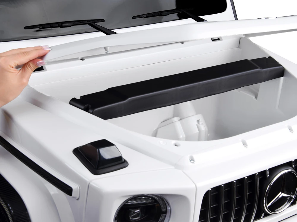 Jokomisiada Baterijomis varomas automobilis Mercedes G klasės 63 AMG 4x4 Panelinis radijas 2 asmenims PA0309
