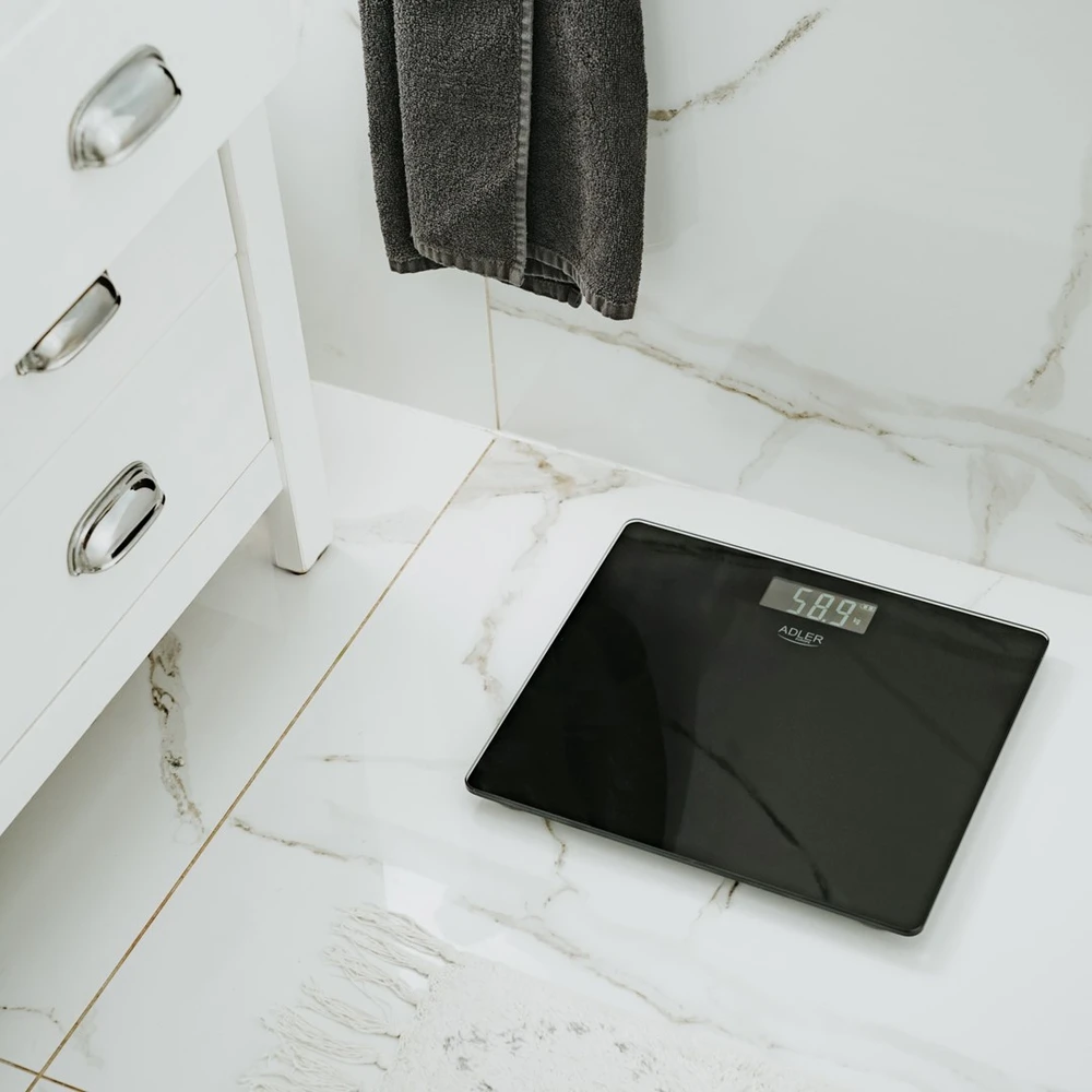 Svarstyklės Bathroom scale ADLER AD 8194b rechargeable USB-C Juodas