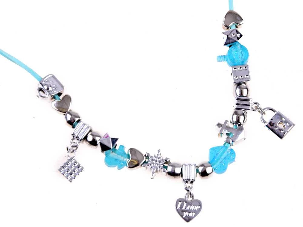 Jokomisiada Karoliukai daro apyrankes Charms