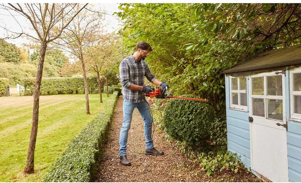 Black & Decker Juodas & Decker Gyvatvorių žirklės Juodas & Decker BEHTS401-QS; 500 W; 55 cm ilgio