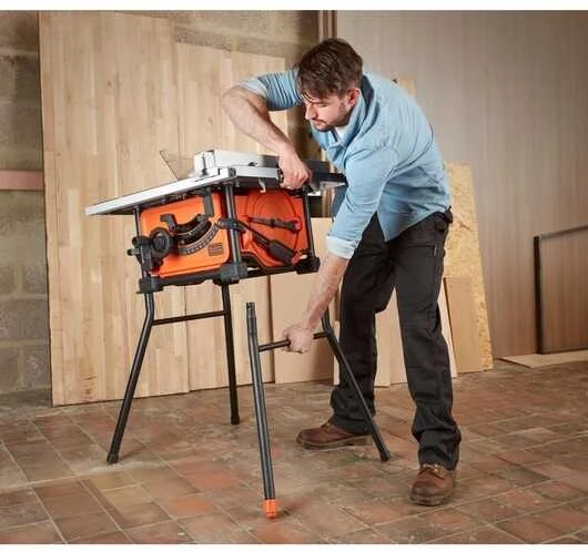 Black & Decker stalinis pjūklas medienai BES720-QS 1800W 250mm